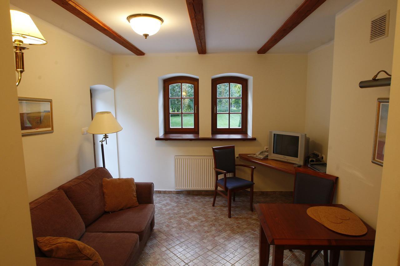 Lesniczowka Nibork Bed and Breakfast Nidzica Exteriör bild